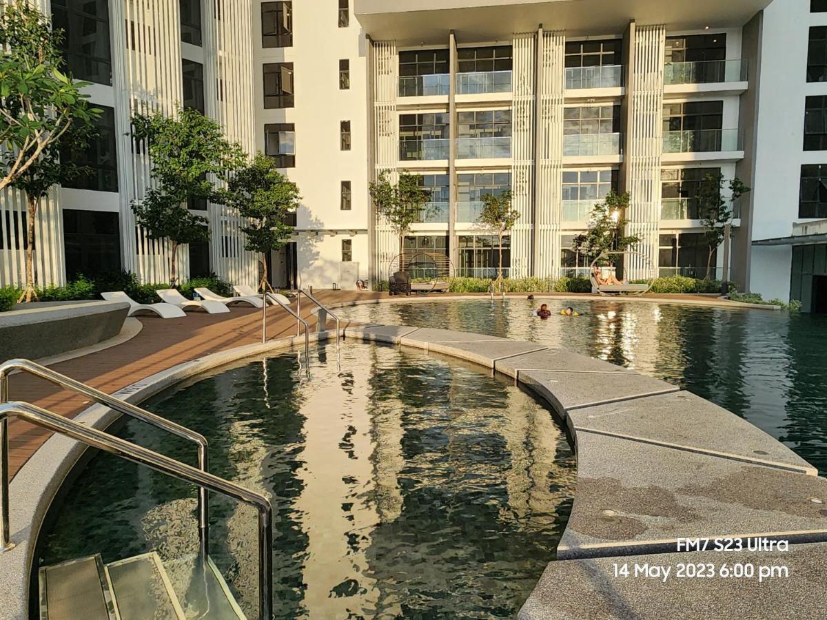 Seaview Luxury Suites At The Shore 코타키나발루 외부 사진
